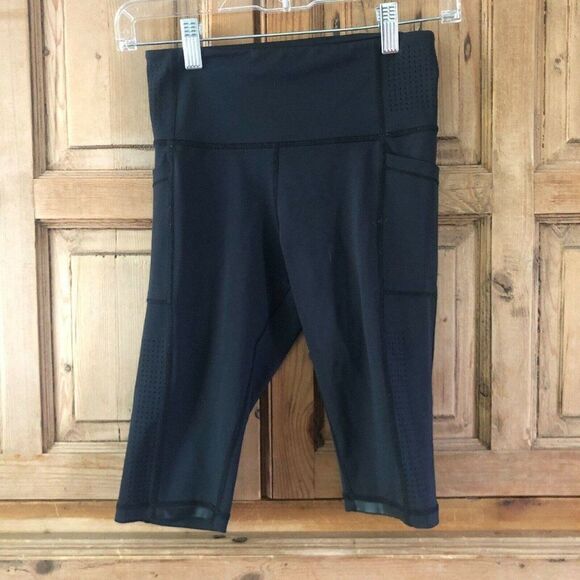 Lilybod Women's Size XS Black Biker Shorts Athletic Cropped Pockets Workout Gym - Picture 1 of 7